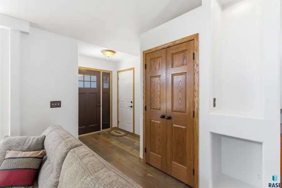 1900 E 58th St, Sioux Falls, SD 57108 - #3