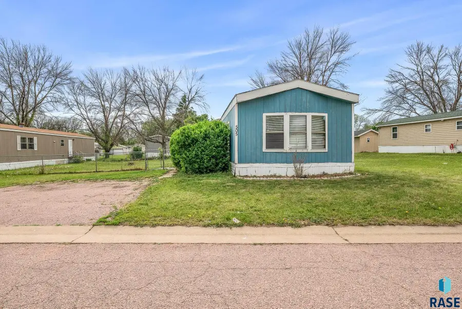 505 N Eagle Pl, Sioux Falls, SD 57107 - #2