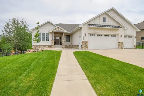 7408 S Ballymore Cir, Sioux Falls, SD 57108