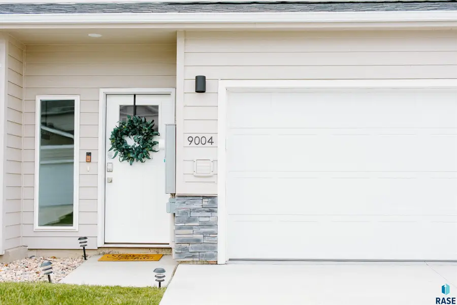 9004 W Jerald Pl, Sioux Falls, SD 57106 - #3