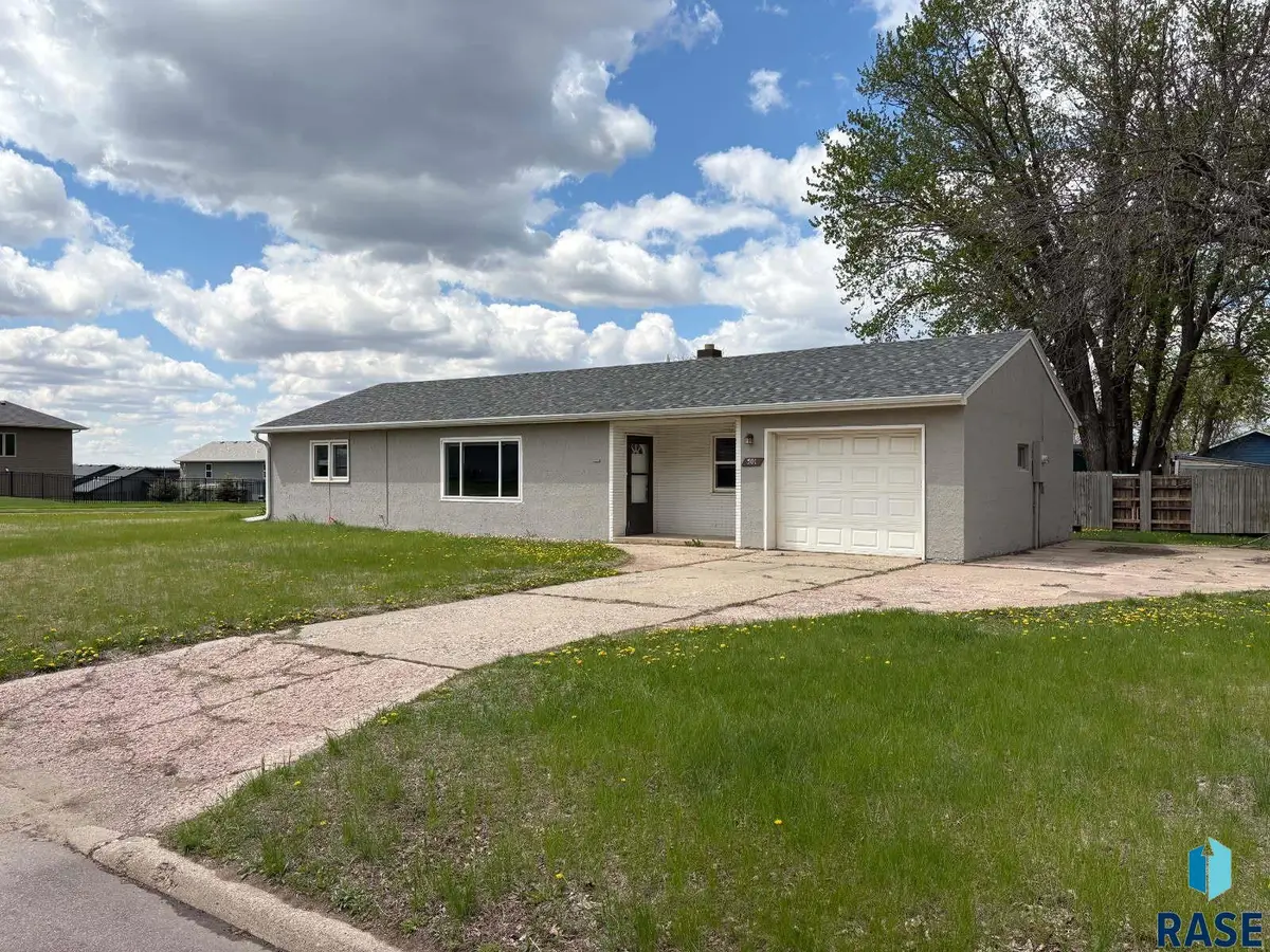 501 S 5th Ave, Brandon, SD 57005 - #1