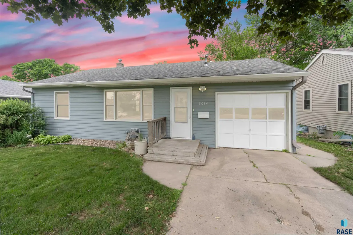 2024 S Willow Ave, Sioux Falls, SD 57105 - #1