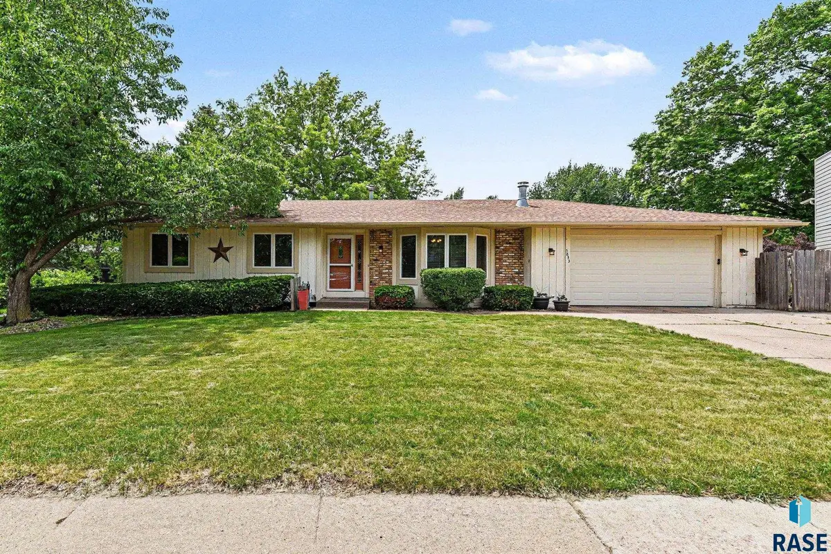 5833 W King Arthur Dr, Sioux Falls, SD 57106 - #1