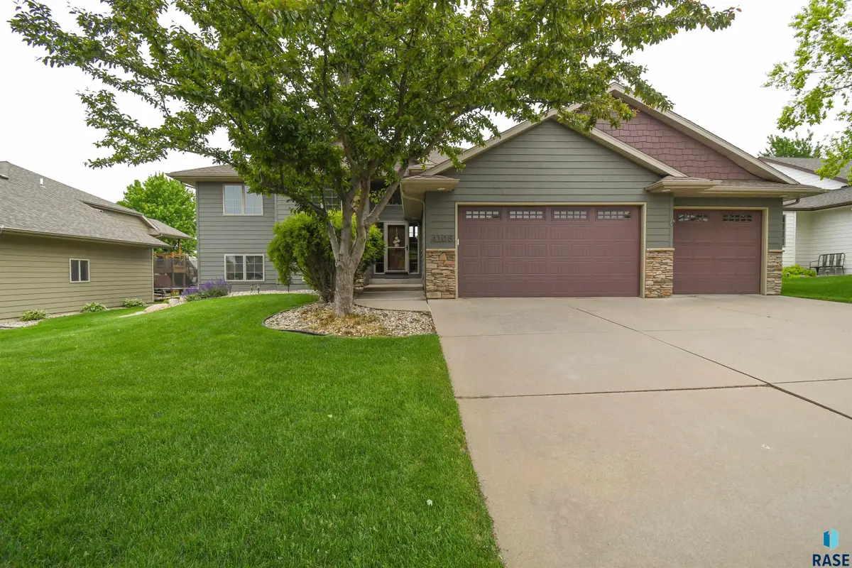 4108 W 90th St, Sioux Falls, SD 57108 - #1