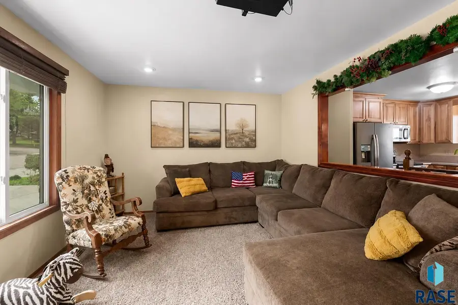 2104 E Tricia Ln, Sioux Falls, SD 57103 - #2