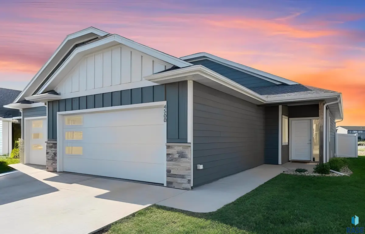 4500 E Leubecher Pl, Sioux Falls, SD 57108 - #1