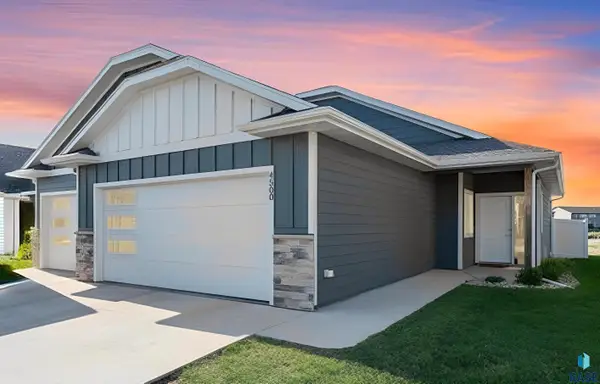 4500 E Leubecher Pl, Sioux Falls, SD 57108