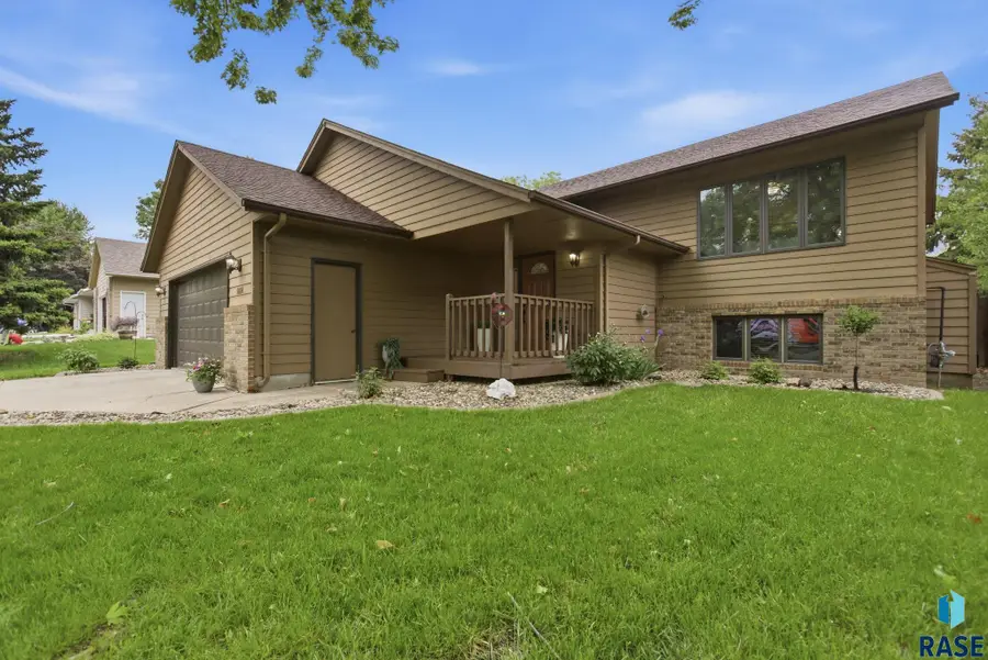 5024 E Fernwood Dr, Sioux Falls, SD 57110 - #2