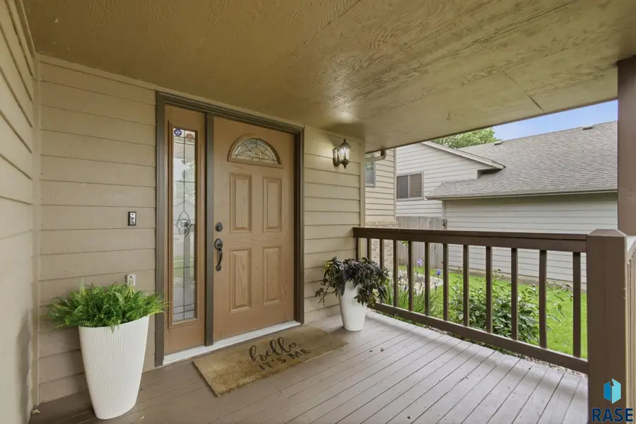 5024 E Fernwood Dr, Sioux Falls, SD 57110 - #3