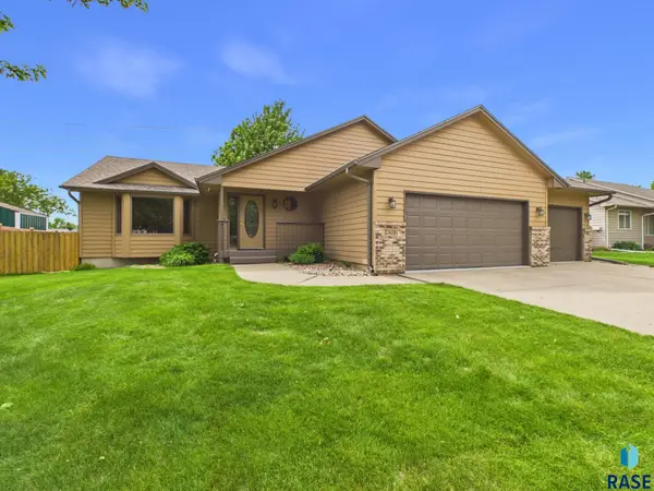 2505 S Theodore Ave, Sioux Falls, SD 57106