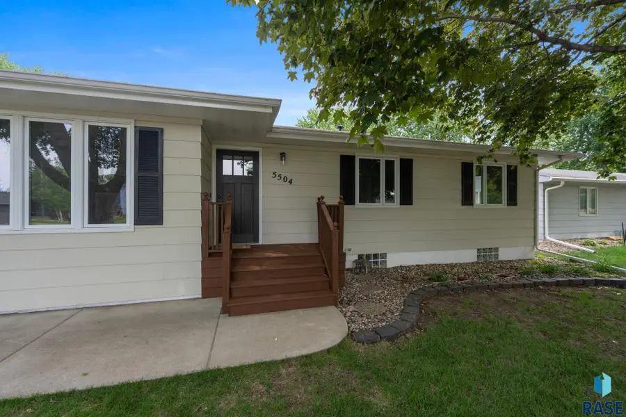 5504 W 51st St, Sioux Falls, SD 57106 - #3