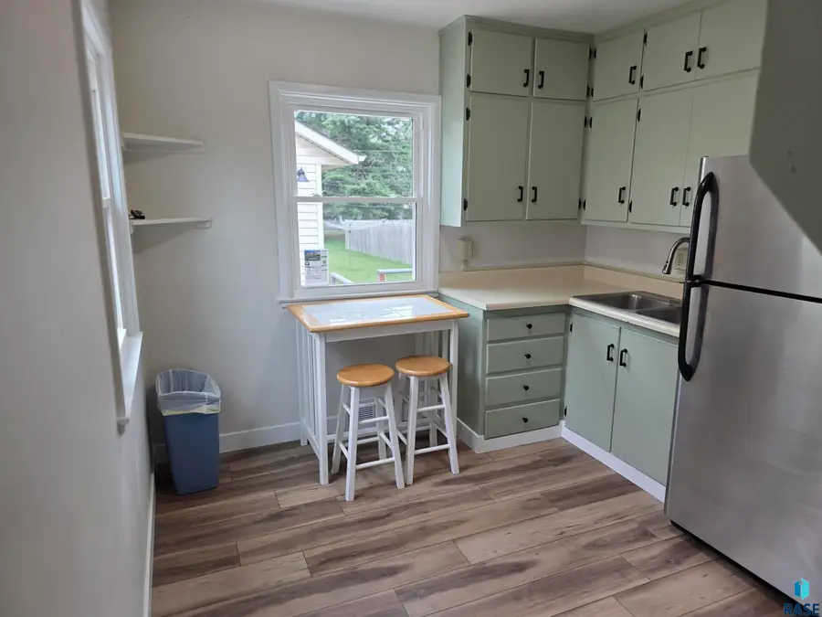 909 S Garfield Ave, Sioux Falls, SD 57104 - #3