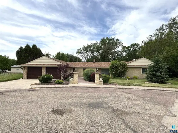 316 E 5th St, Miller, SD 57362