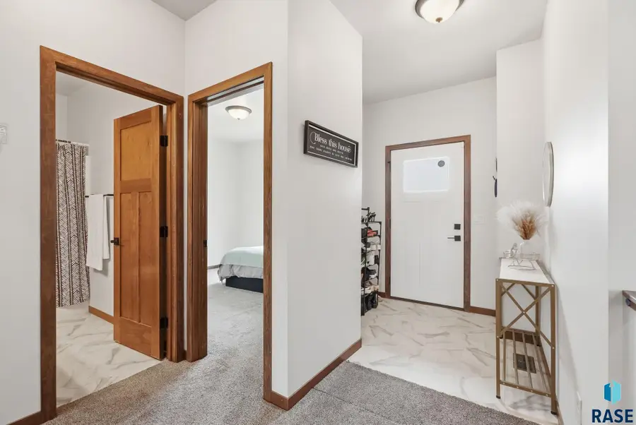 7212 E 49th St, Sioux Falls, SD 57110 - #3