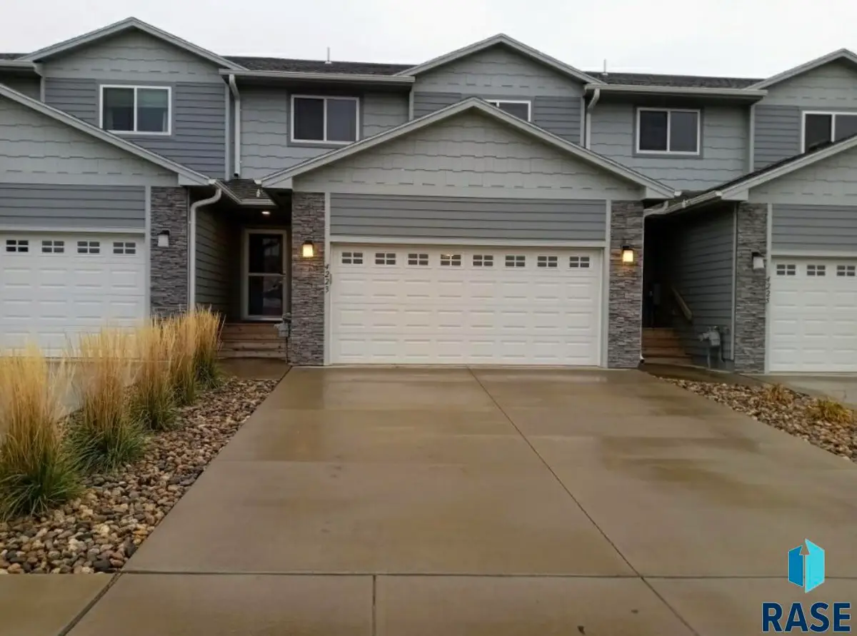 4223 Knob Hill Ct, Sioux Falls, SD 57107 - #1