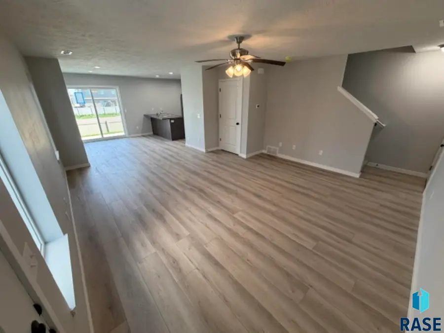 9614 W Tunis Dr, Sioux Falls, SD 57106 - #2