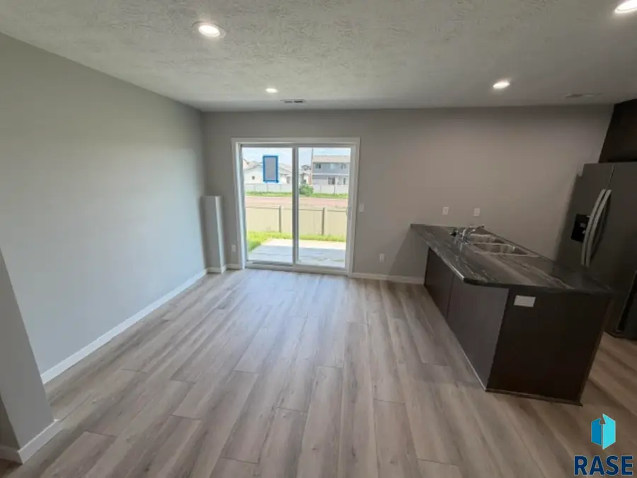 9614 W Tunis Dr, Sioux Falls, SD 57106 - #3