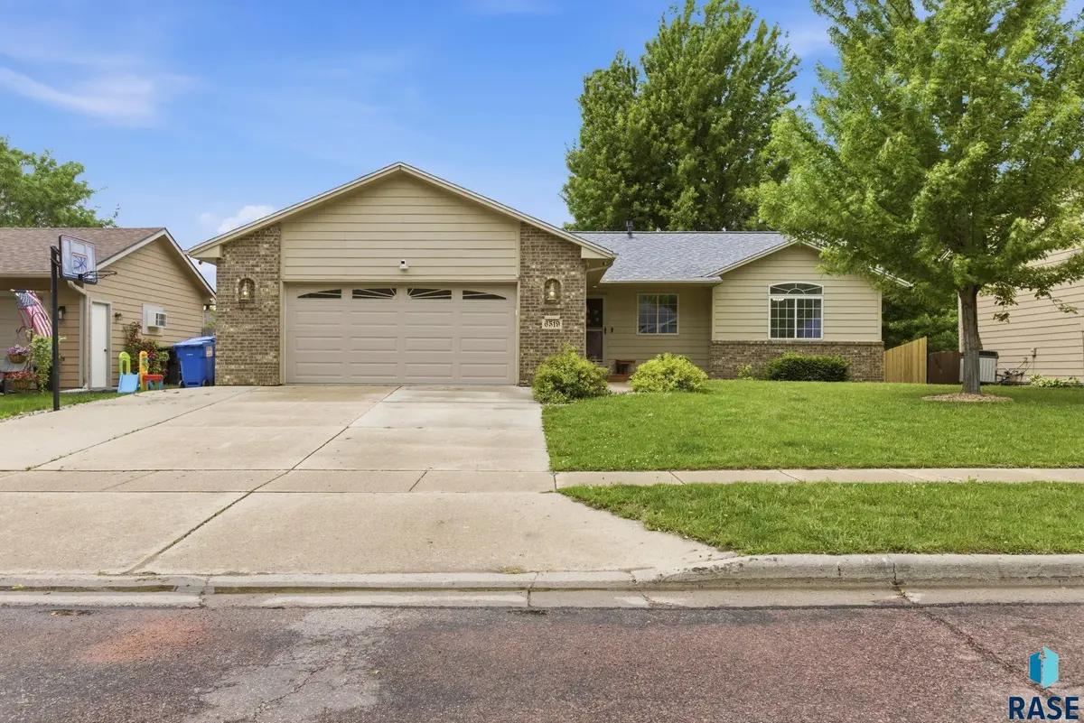 6519 W Bonnie Ct, Sioux Falls, SD 57106 - #1