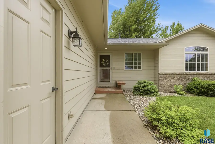 6519 W Bonnie Ct, Sioux Falls, SD 57106 - #3