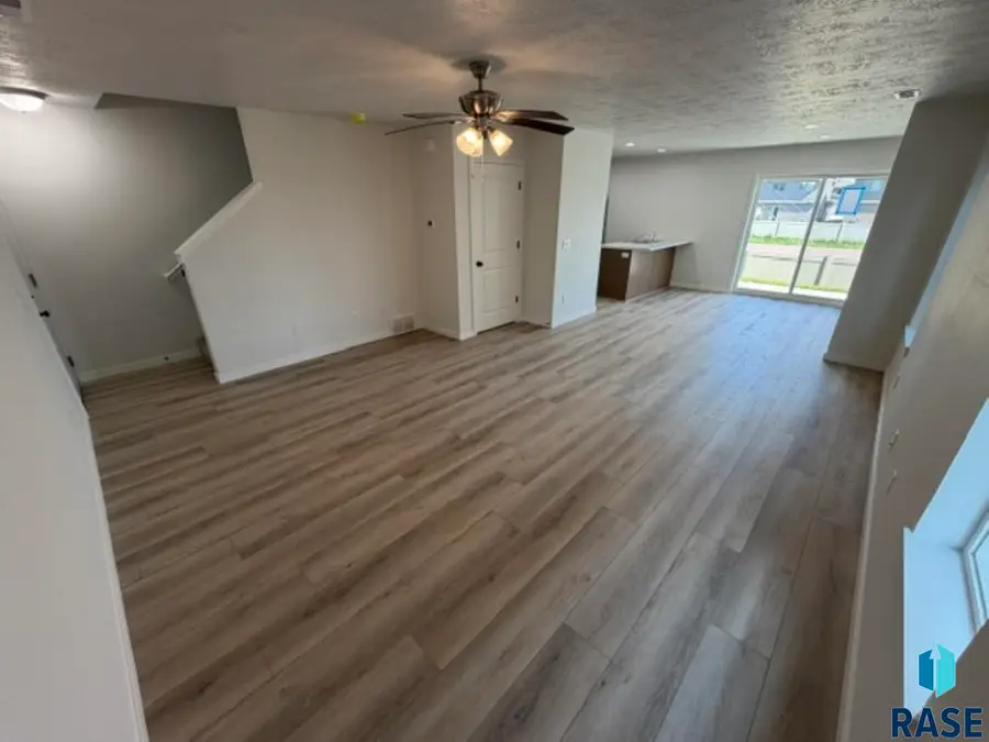 9612 W Tunis Dr, Sioux Falls, SD 57106 - #2