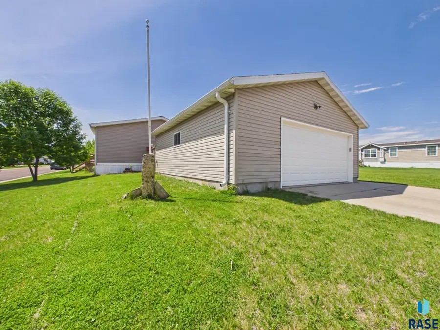 5508 E Erin Pl, Sioux Falls, SD 57110 - #2