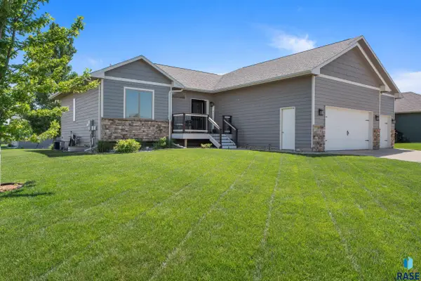 6741 E 44th St, Sioux Falls, SD 57110