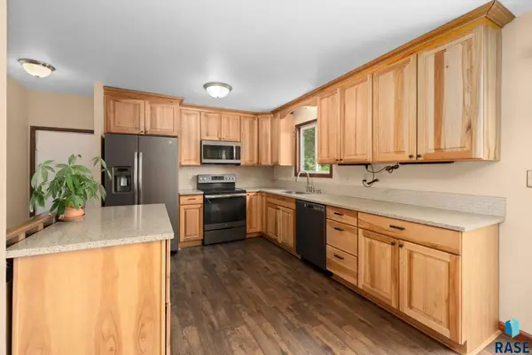 2104 E Tricia Ln, Sioux Falls, SD 57103