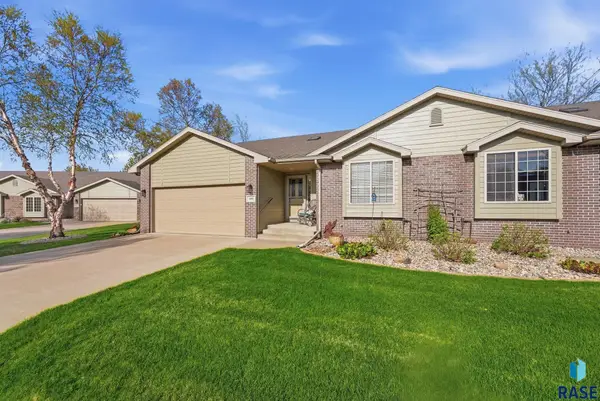 3403 S Pennant Pl, Sioux Falls, SD 57110