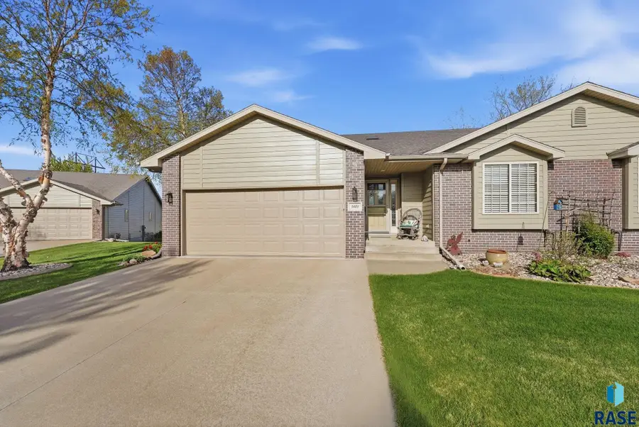3403 S Pennant Pl, Sioux Falls, SD 57110 - #3