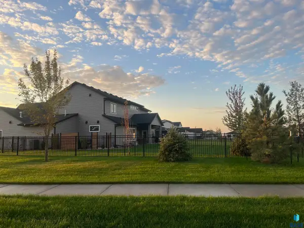 431 Brody Ct, Harrisburg, SD 57032
