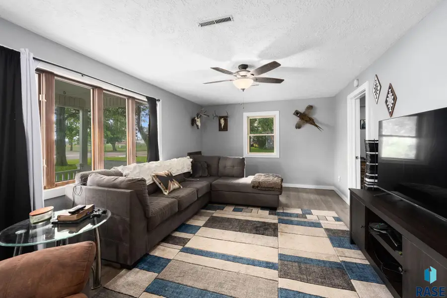 721 S Elm St, Lennox, SD 57039 - #2