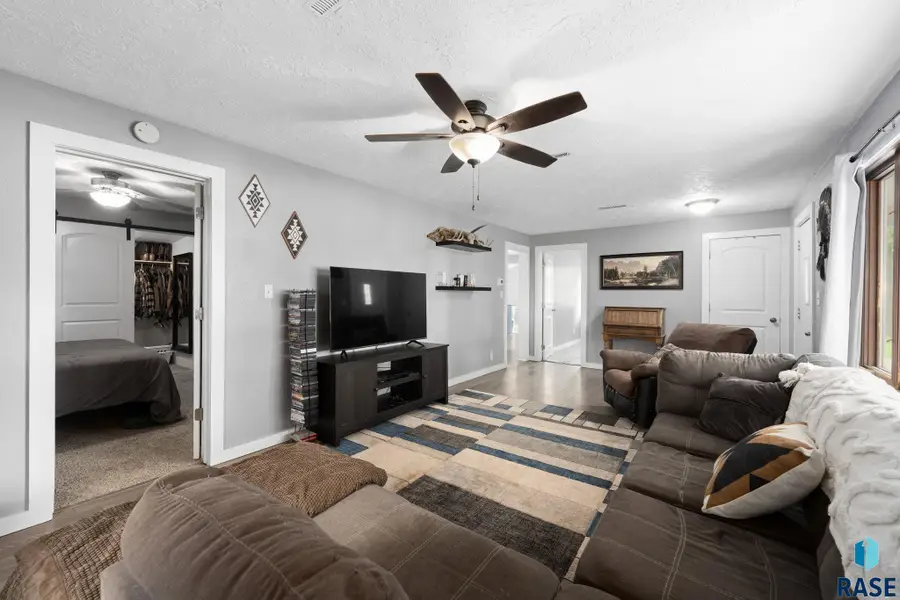 721 S Elm St, Lennox, SD 57039 - #3