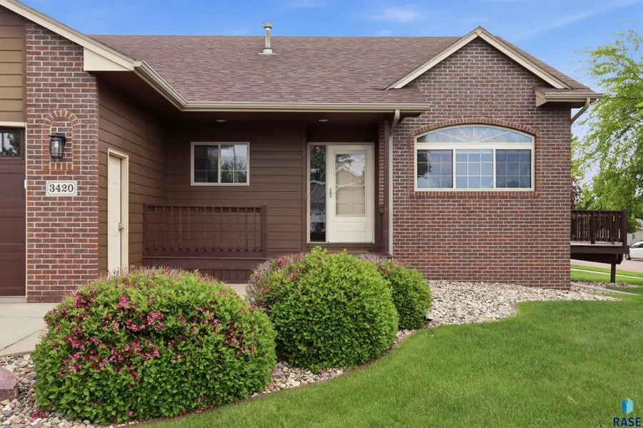 3420 S Fernwood Ave, Sioux Falls, SD 57110 - #3