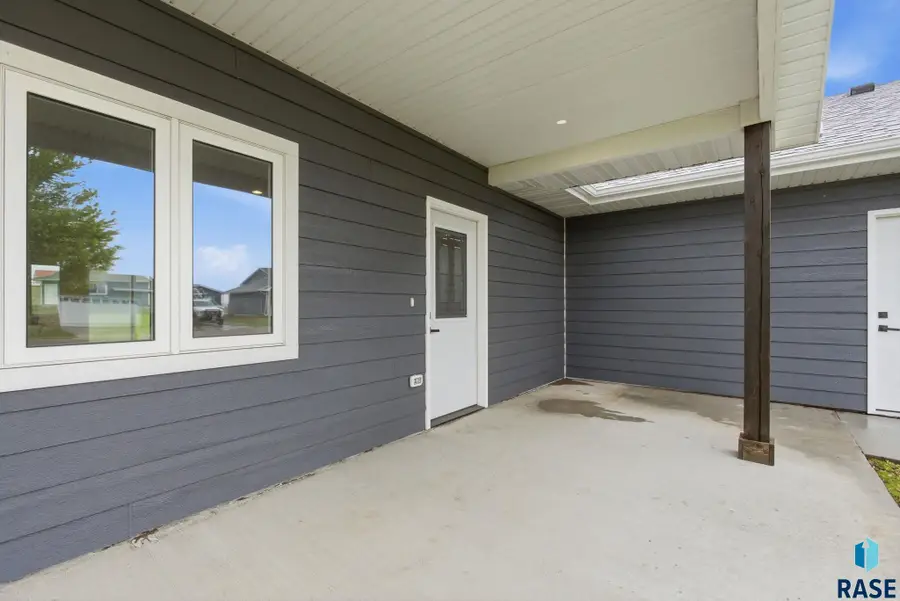 636 Apple Creek Rd, Parker, SD 57053 - #3