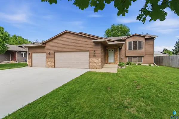 502 N Eastern Ave, Hartford, SD 57033
