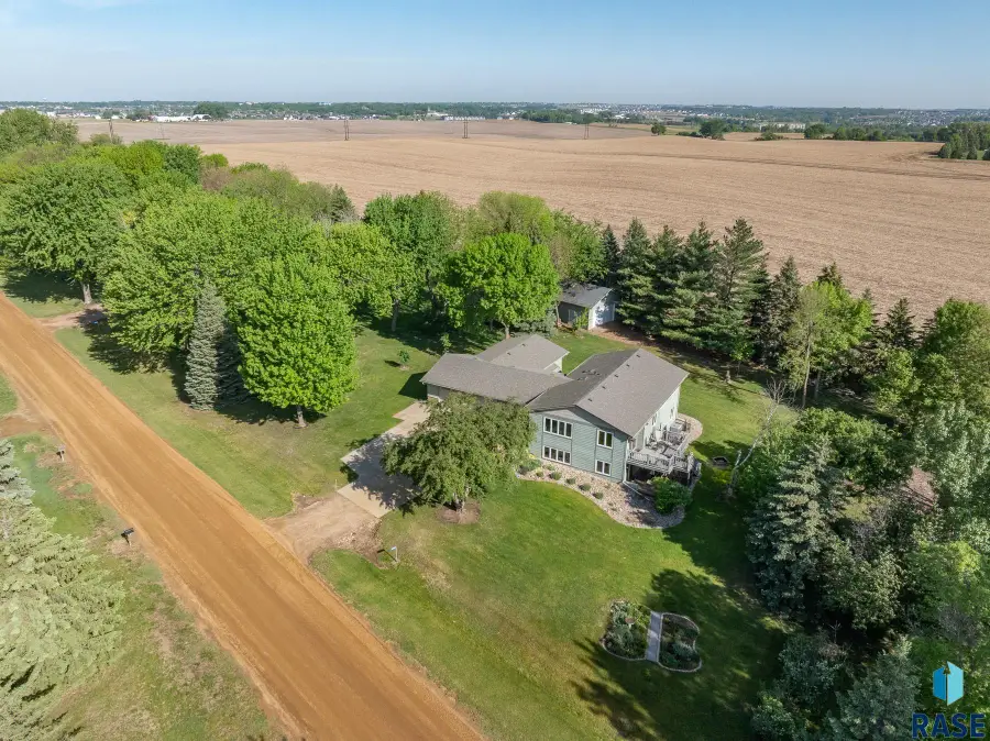 8704 E 38th St, Sioux Falls, SD 57110 - #2