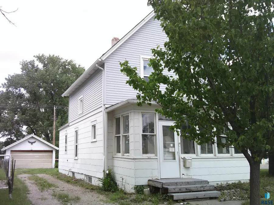 714 SW 3rd Ave, Aberdeen, SD 57041 - #2