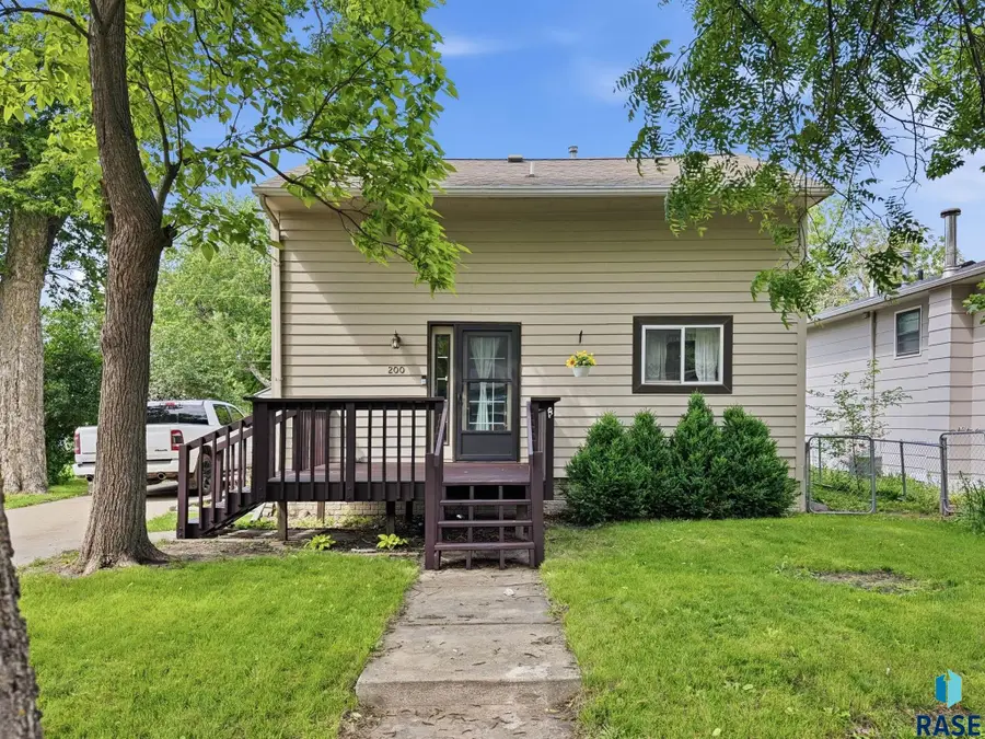 200 W Lotta St, Sioux Falls, SD 57105 - #3