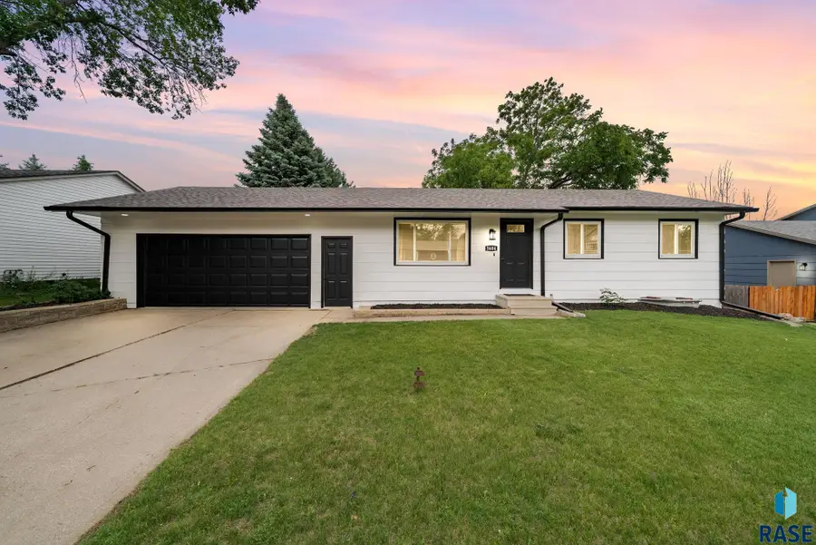 5604 S Drexel Dr, Sioux Falls, SD 57106 - #2