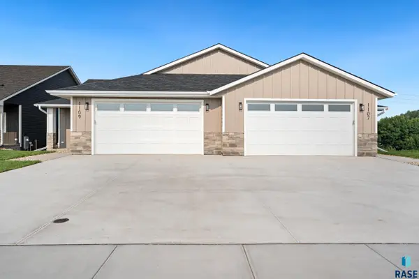 1107 S Foss Ave, Sioux Falls, SD 57110