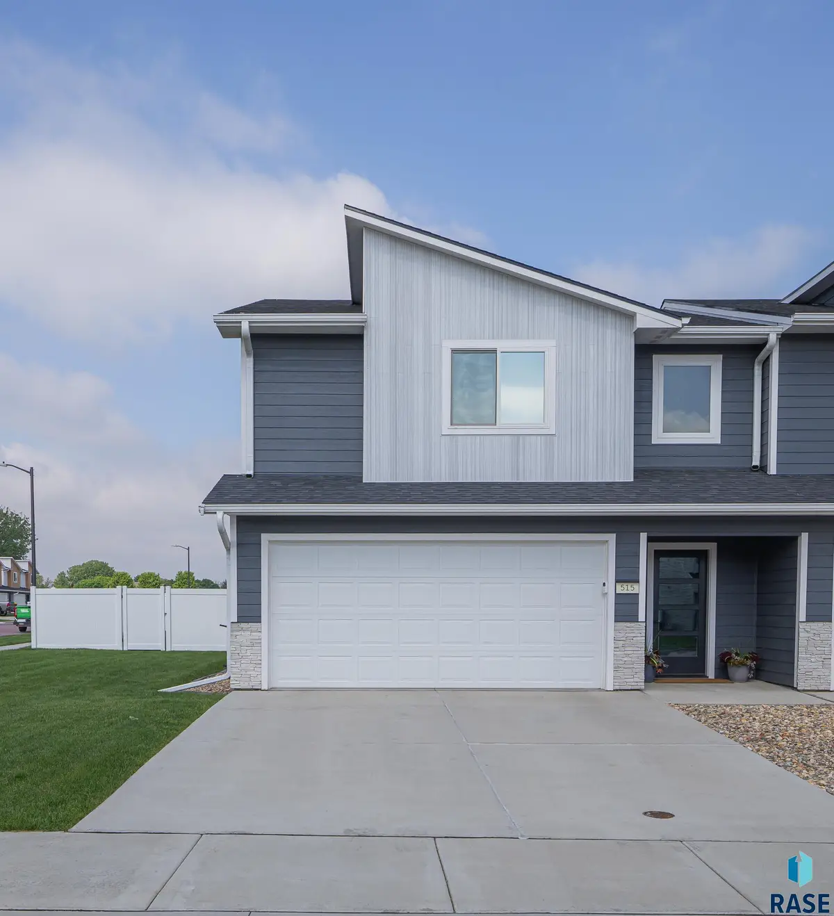 515 Harper Cir, Harrisburg, SD 57032 - #1