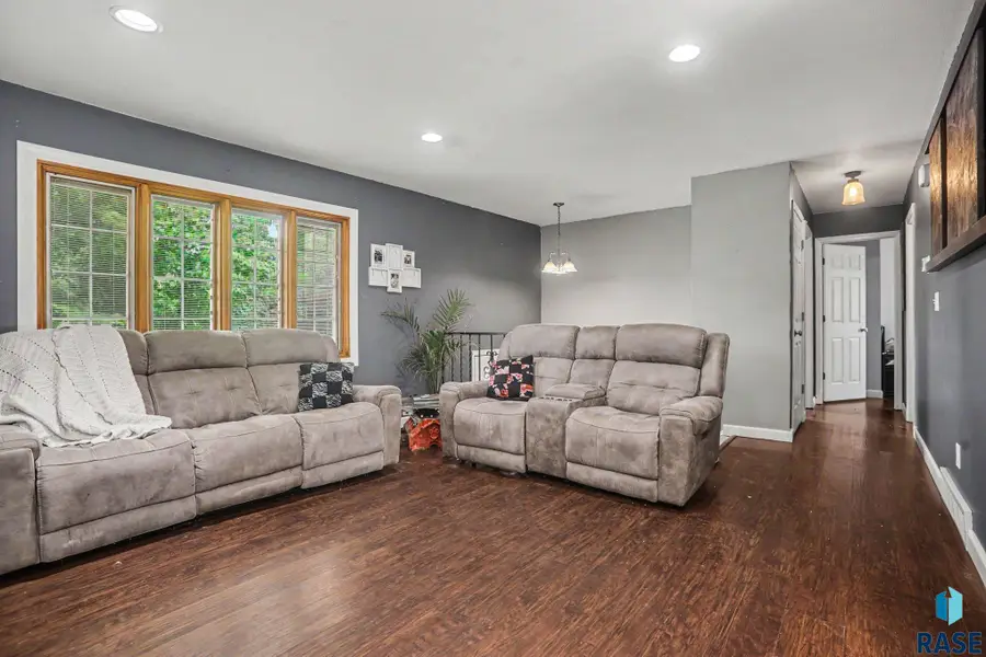 916 S Patrician Ct, Brandon, SD 57005 - #3