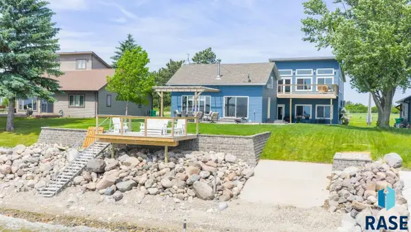 414 W Lake Dr, Lake Norden, SD 57248