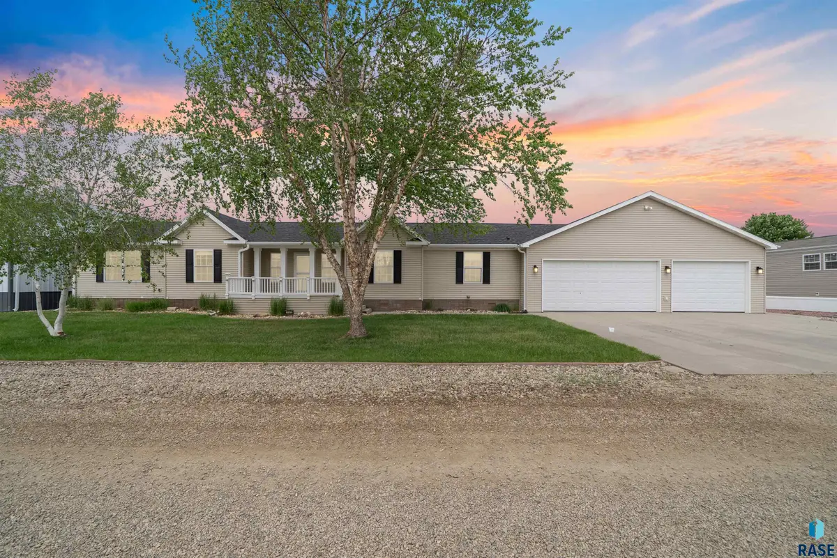 702 Lighthouse Island Ave, Lake Andes, SD 57356 - #1
