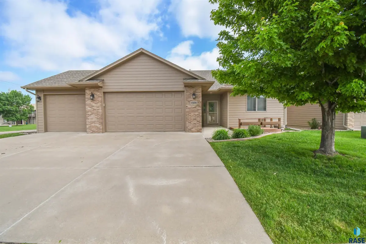 4500 E Kearney Pl, Sioux Falls, SD 57110 - #1