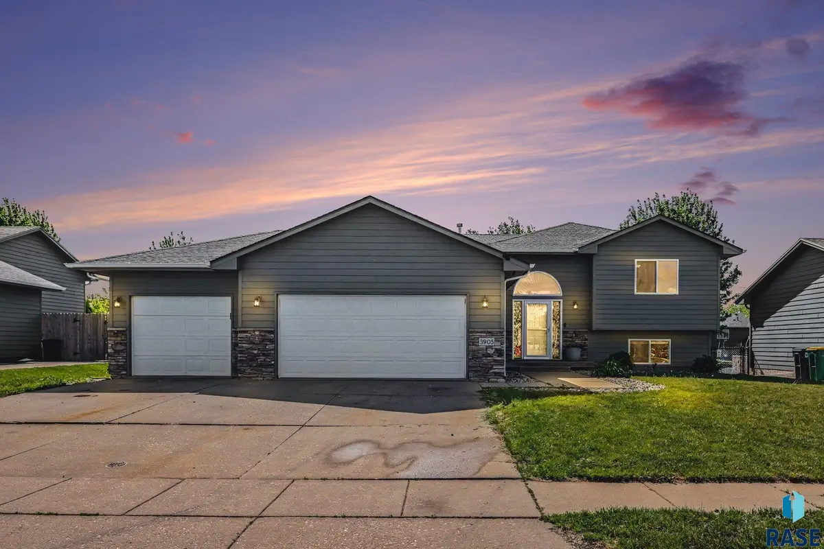 3905 Camden Ave, Sioux Falls, SD 57106 - #1