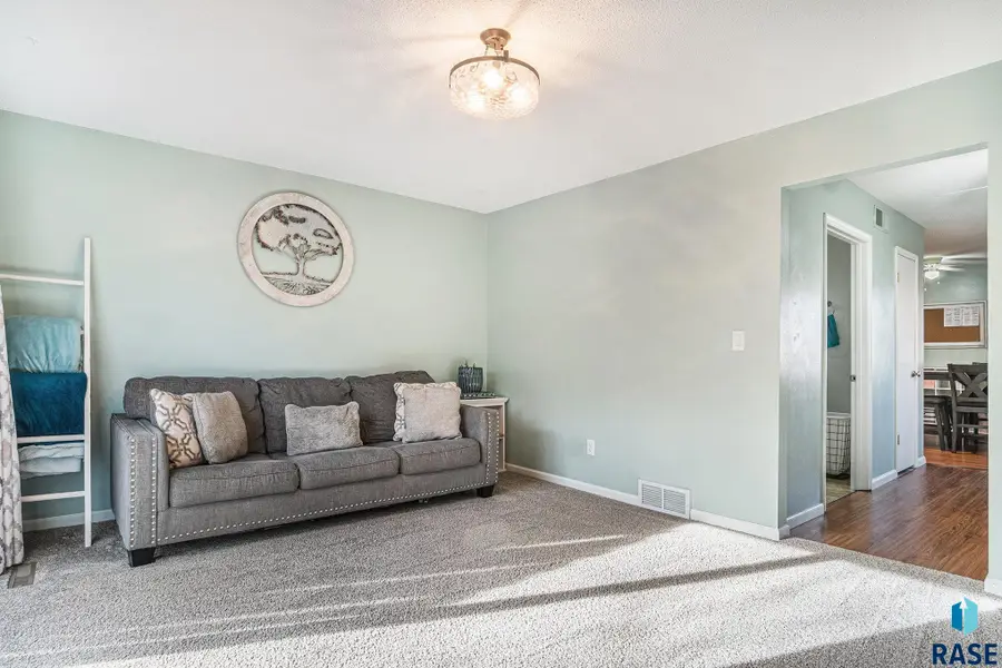 2815 E Klondike Trl, Sioux Falls, SD 57103 - #3