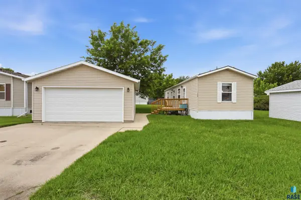 1405 E Ivy Pl, Sioux Falls, SD 57103
