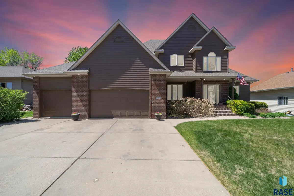 3701 S Pillsberry Ave, Sioux Falls, SD 57103 - #1