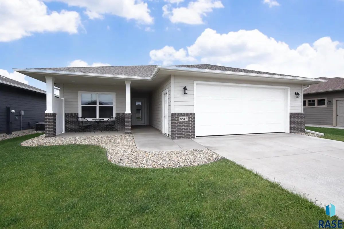 8812 W Windmill Ridge St, Sioux Falls, SD 57106 - #1